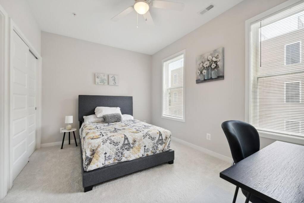 Spacious 3Bedroom Duplex With Rooftop Deck! Washington Bagian luar foto