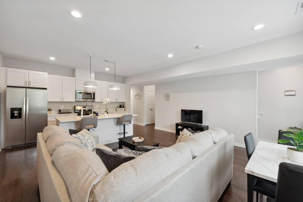 Spacious 3Bedroom Duplex With Rooftop Deck! Washington Bagian luar foto