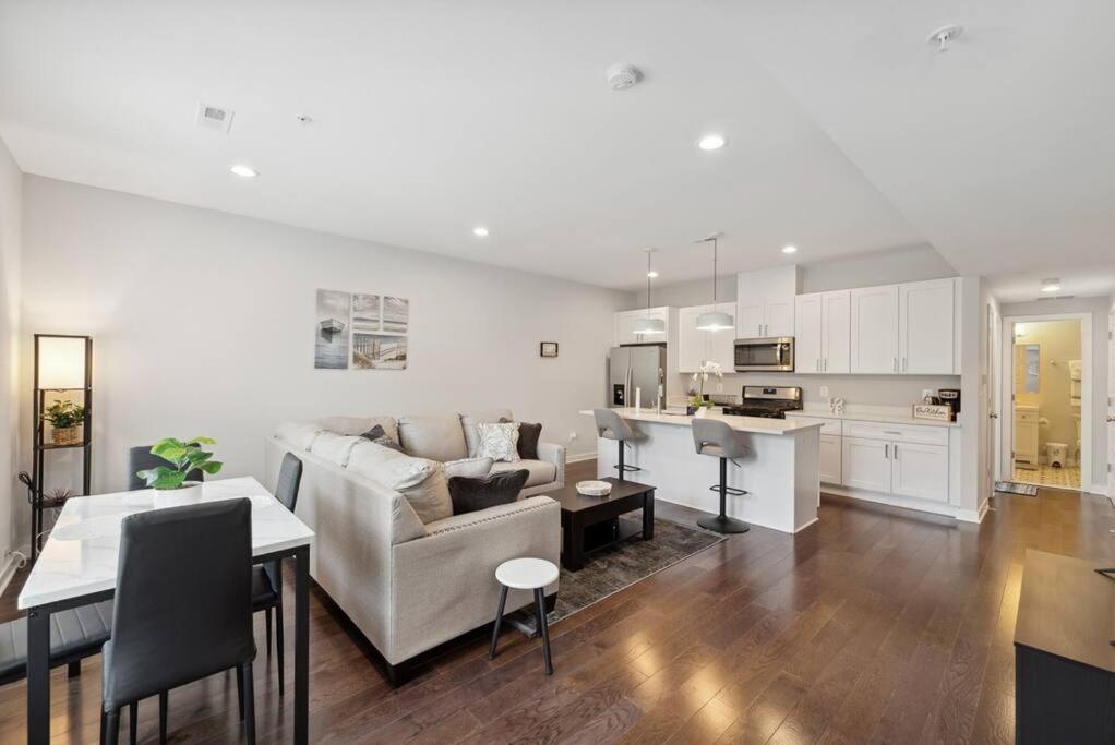 Spacious 3Bedroom Duplex With Rooftop Deck! Washington Bagian luar foto